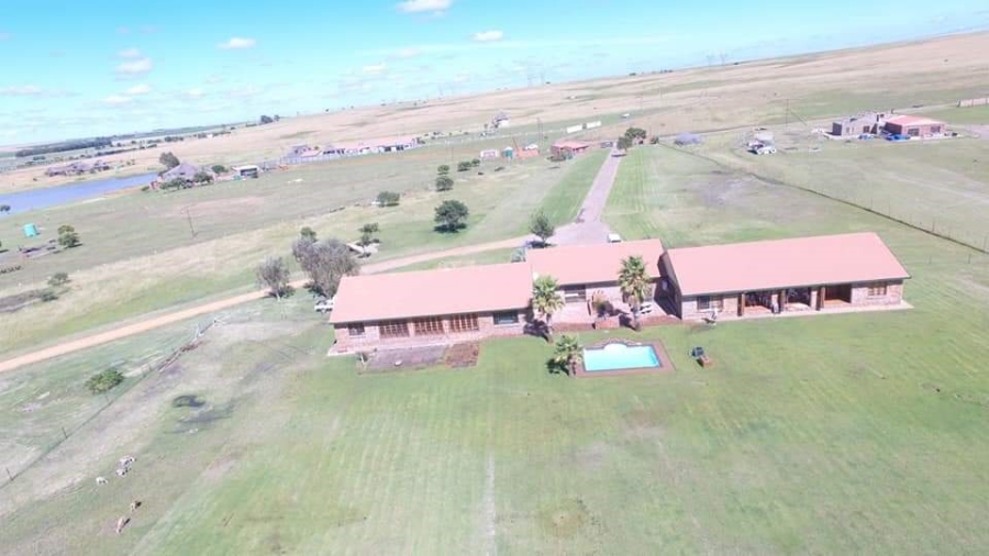 7 Bedroom Property for Sale in Oranjeville Free State